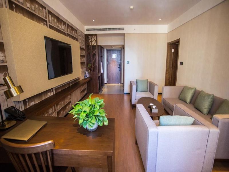 Gemei Hotel Luoyang Longmen High-Speed Railway Station Bagian luar foto