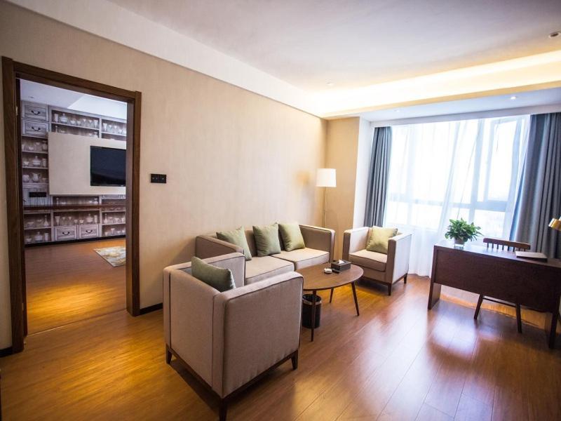 Gemei Hotel Luoyang Longmen High-Speed Railway Station Bagian luar foto