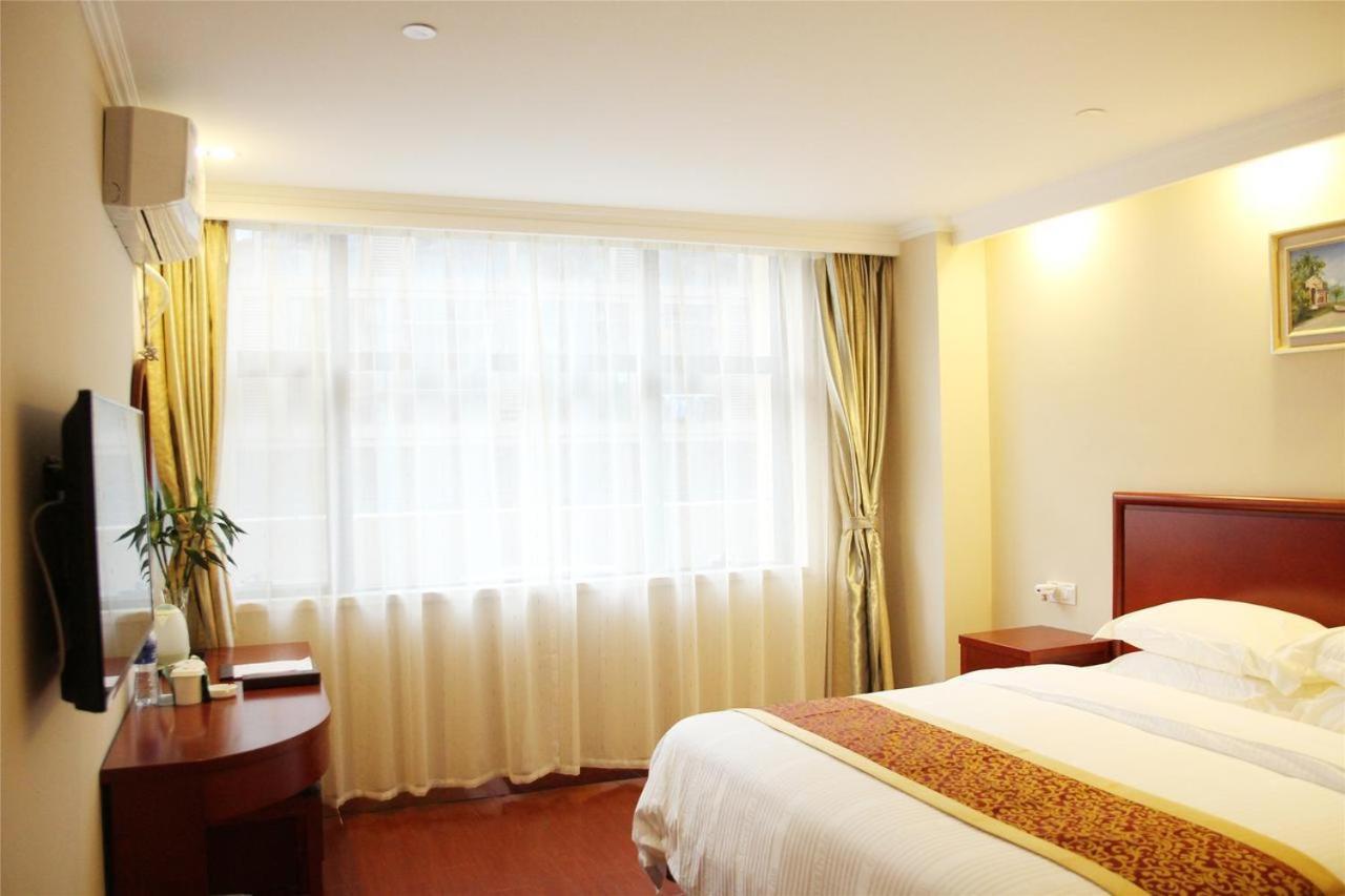 Gemei Hotel Luoyang Longmen High-Speed Railway Station Bagian luar foto